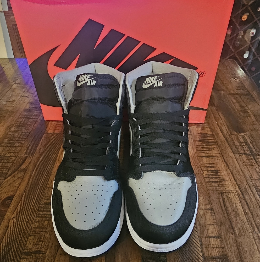 Jordan 1 Retro HI OG. 9.5/men  11/Women